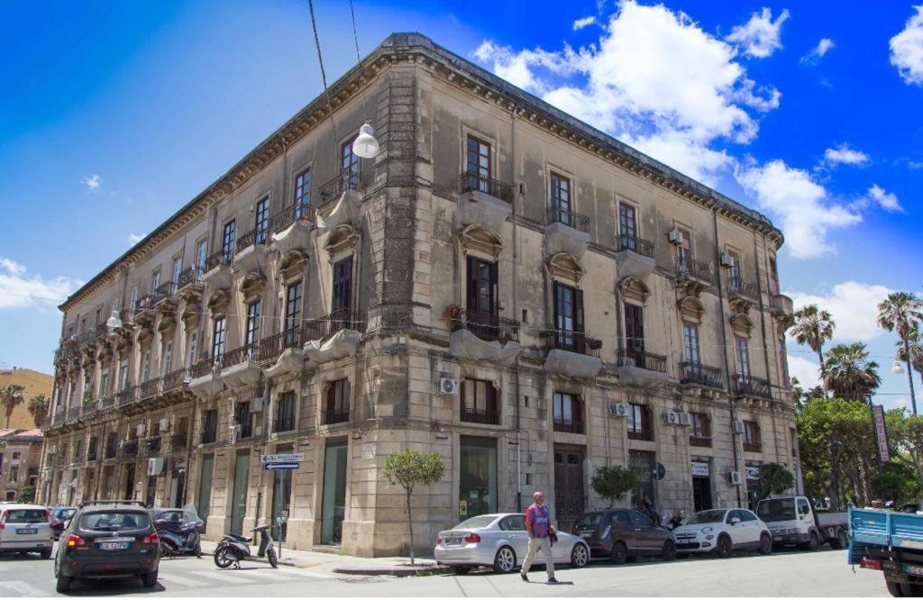 Casa Vacanze L'Altra Diaz Syracuse Buitenkant foto